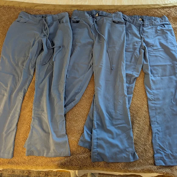 Grey's Anatomy Barco Ceil Blue scrub bundle small petite 3 sets plus bonus top - Picture 3 of 10